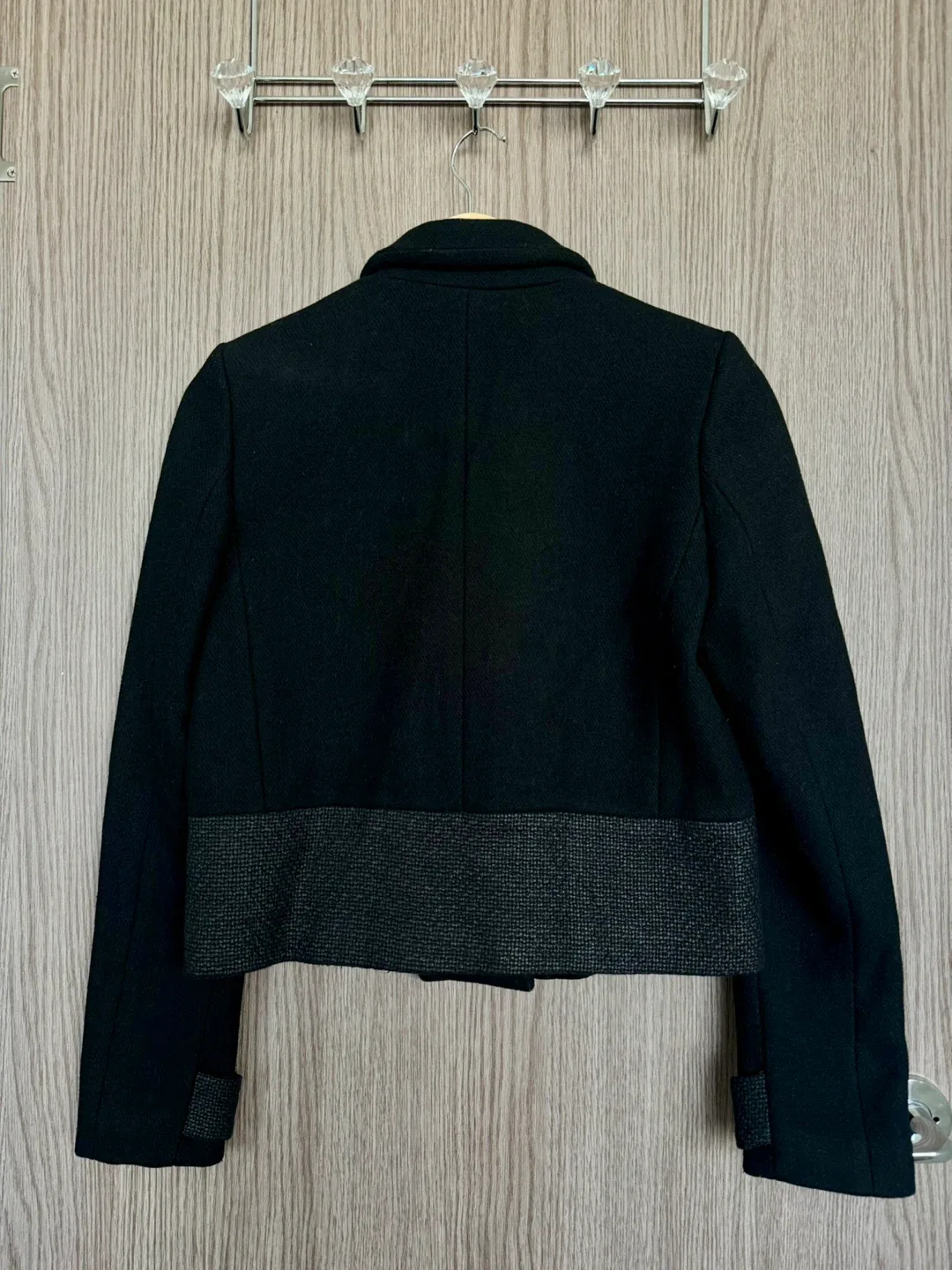 ZARA Trafaluc Cropped Black Blazer – Gold Button Detail image indicator(3)