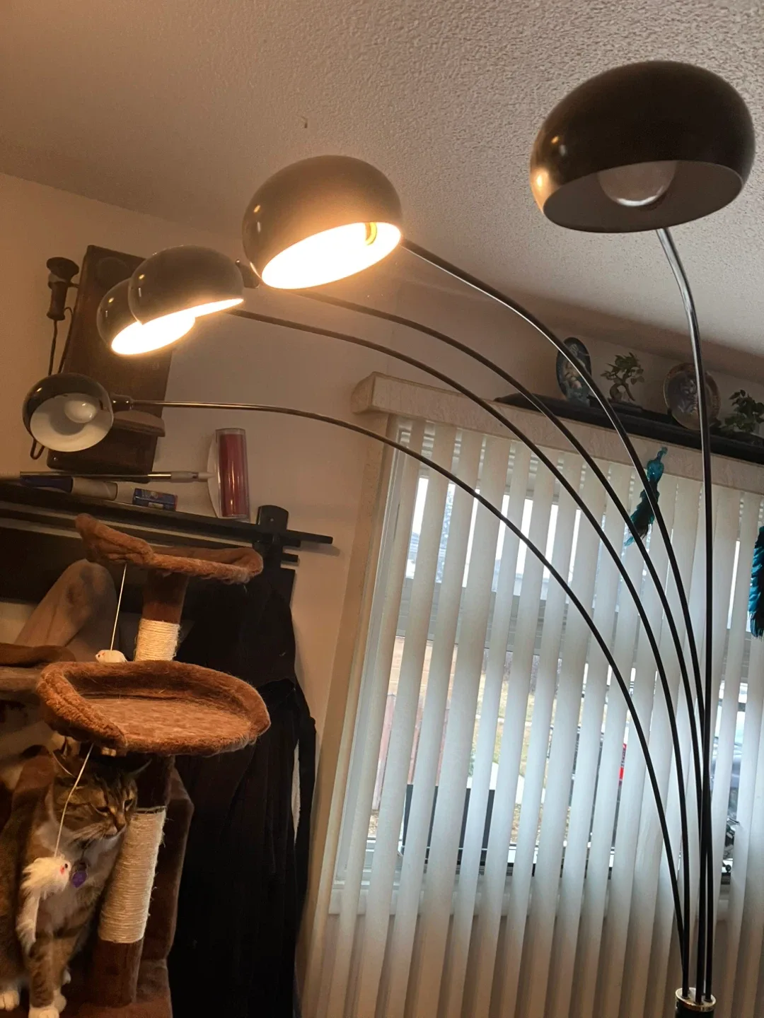 Modern Black Arc Floor Lamp image indicator(6)