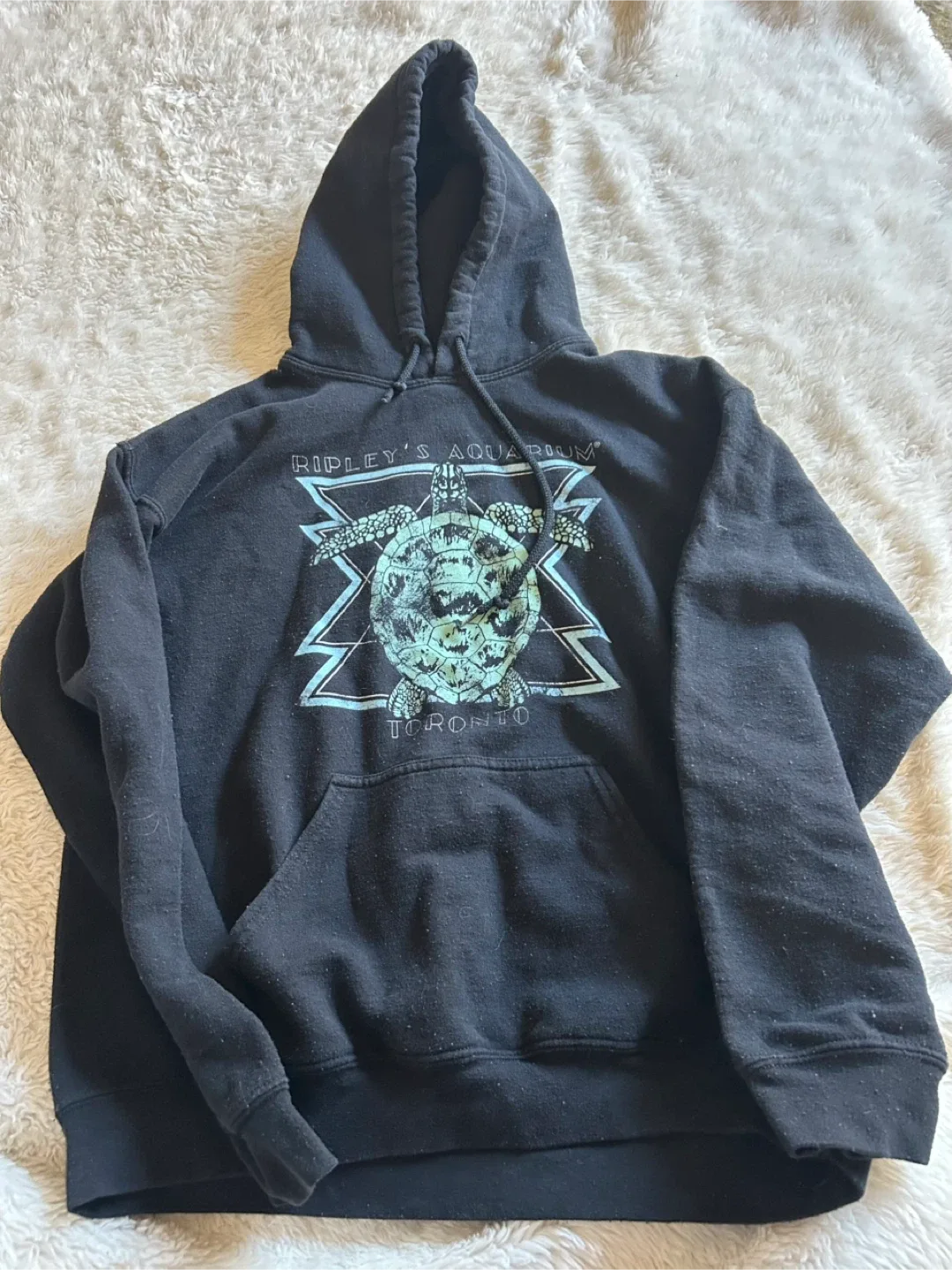 Hoodies/Sweater - Size L