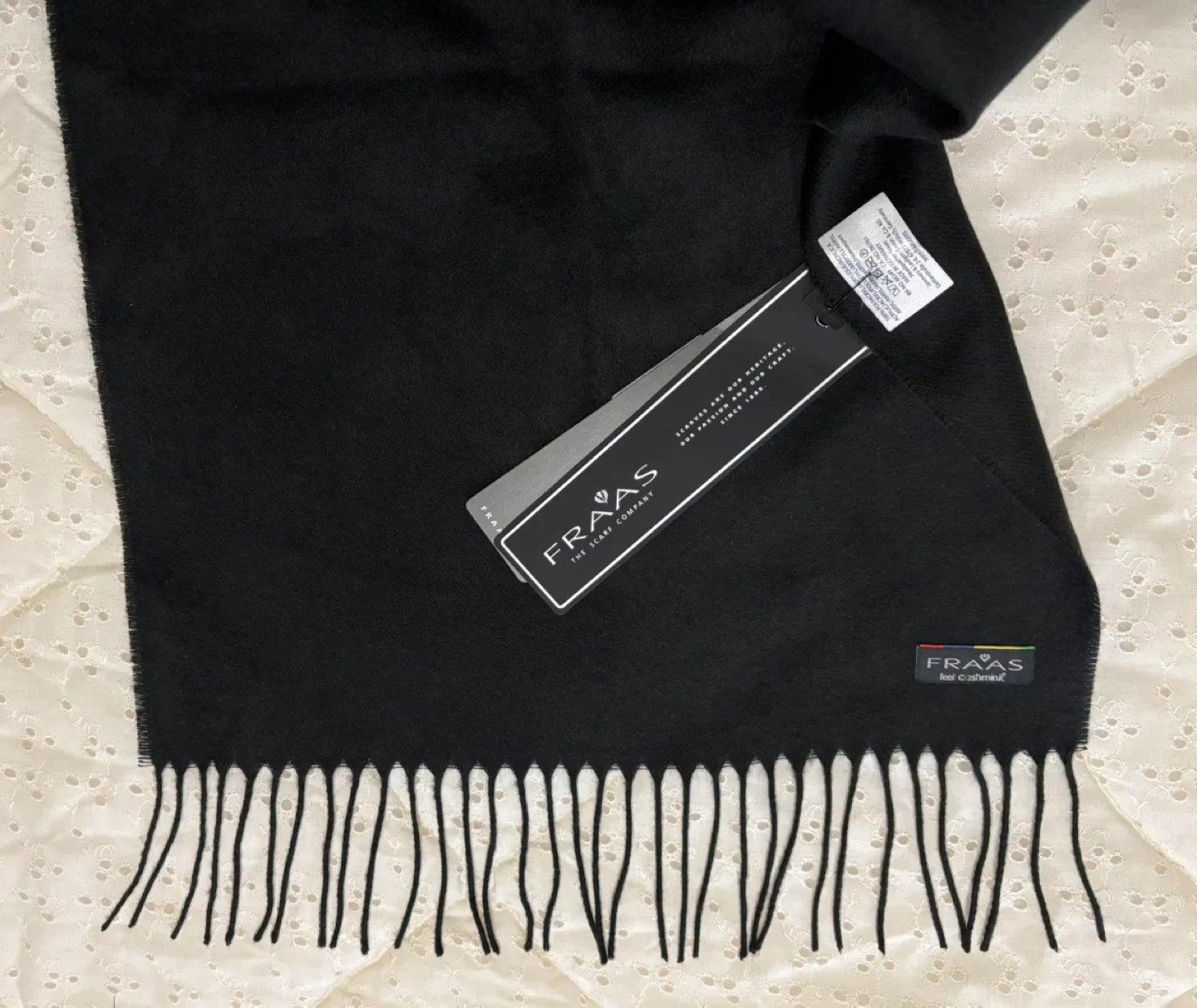 FRAAS Black Scarf image indicator(3)