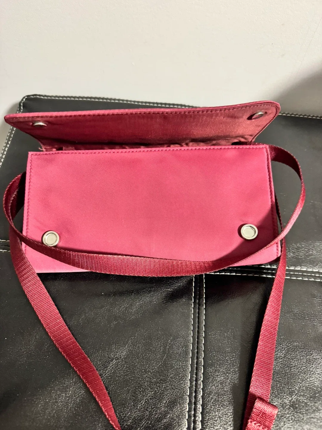 Lululemon Burgundy Crossbody Wallet image indicator(2)