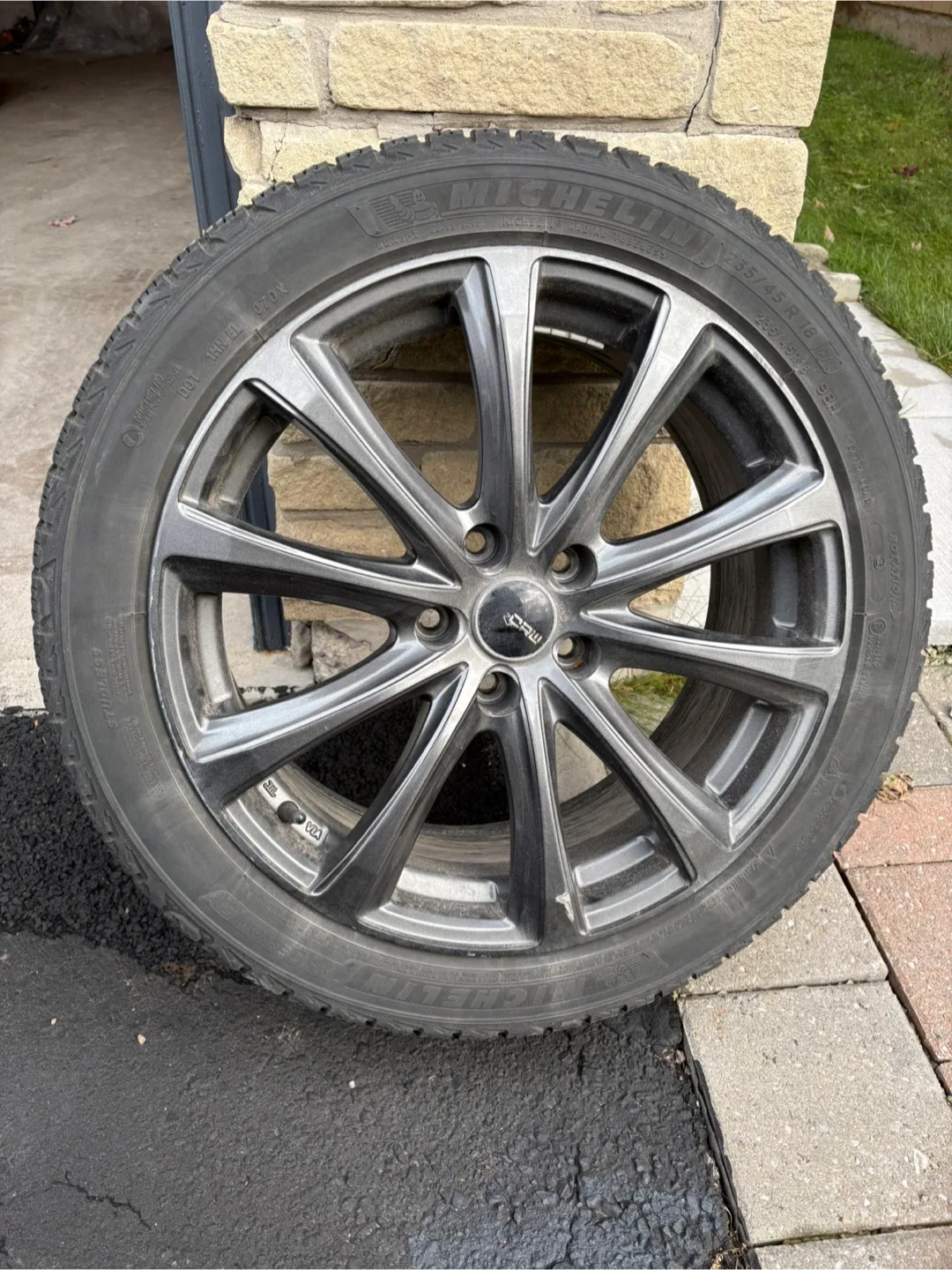 Michelin X-Ice 235/45R18 Winter Tires on DRW Rims image indicator(3)