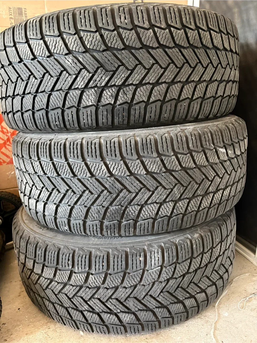Michelin X-Ice 235/45R18 Winter Tires on DRW Rims image indicator(2)