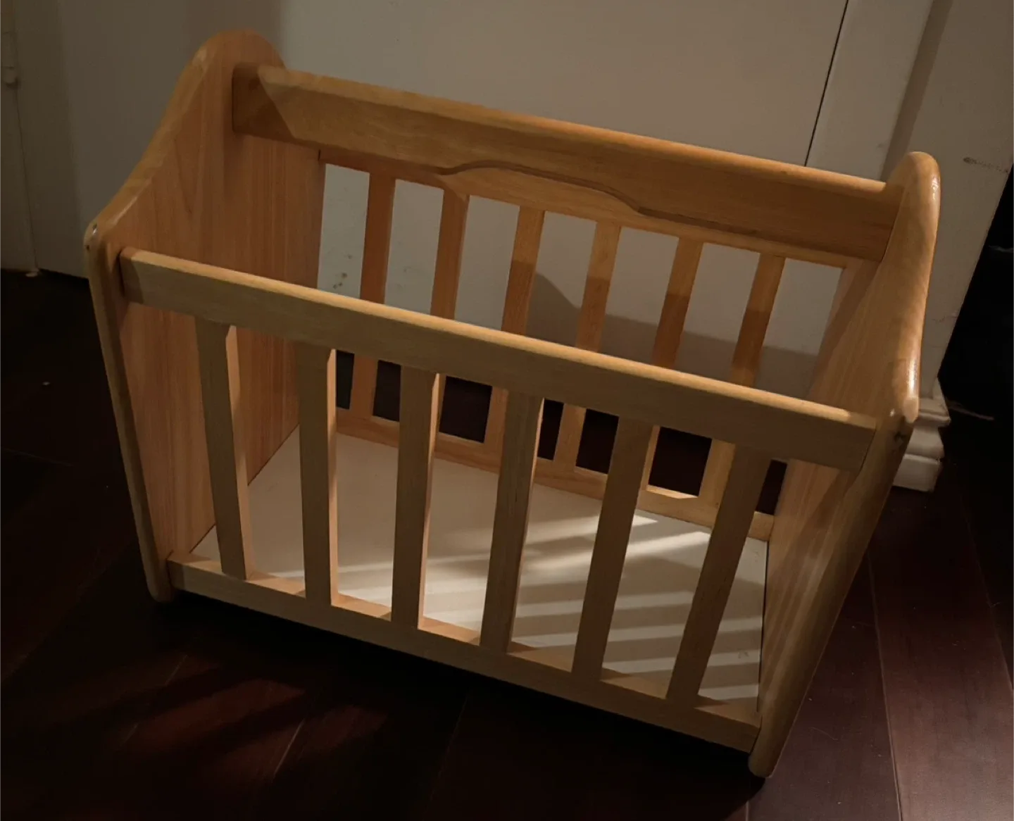 Magazine basket furniture