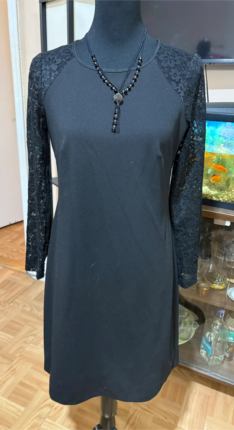 Tommy Hilfiger Black Lace Sleeve Dress - Size 6 - photo 4