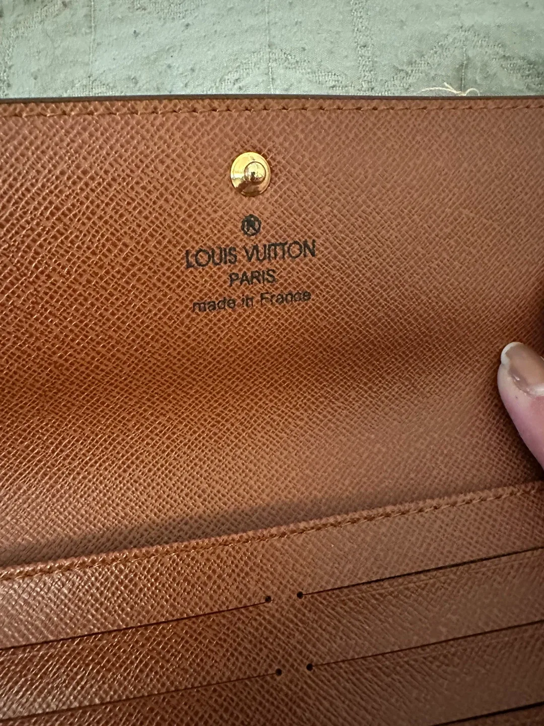 Louis Vuitton Wallet image indicator(2)