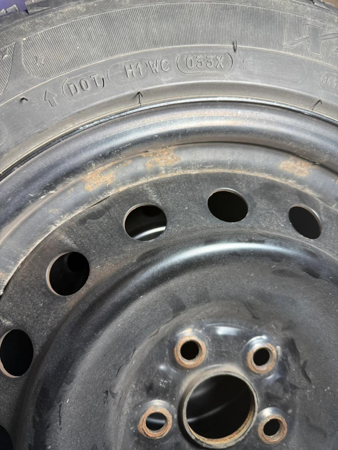 Toyota Corolla Winter Tires w Steel Rims - photo 3