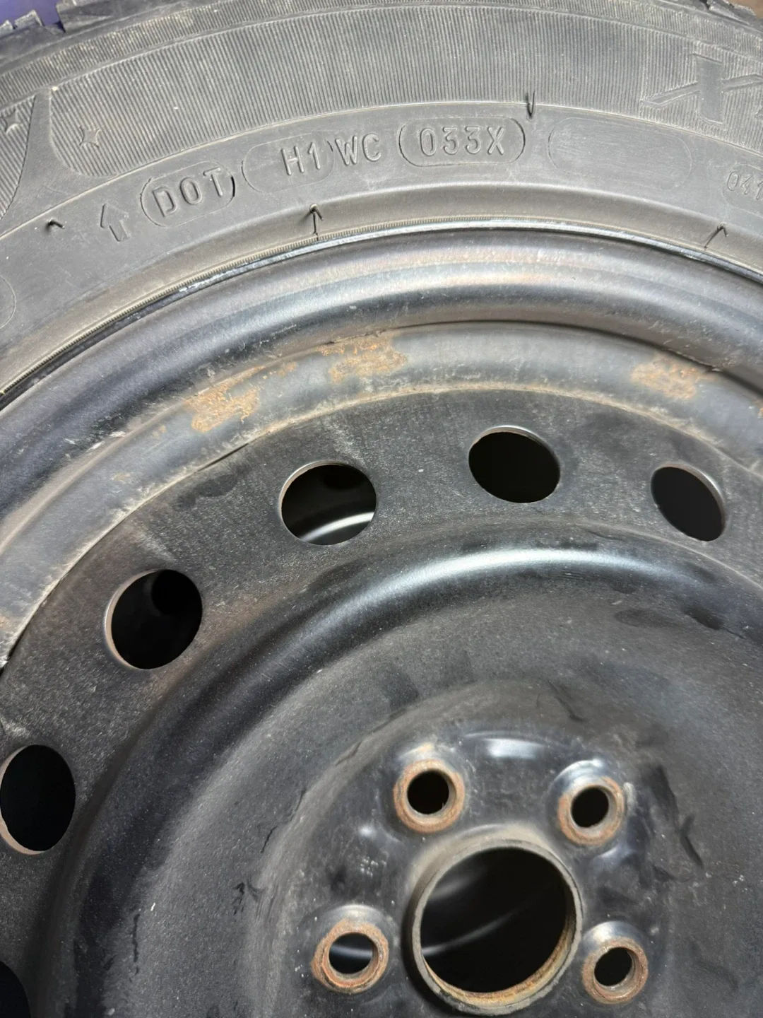 Toyota Corolla Winter Tires w Steel Rims image indicator(3)