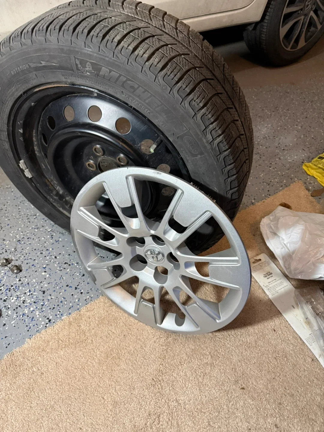 Toyota Corolla Winter Tires w Steel Rims image indicator(6)