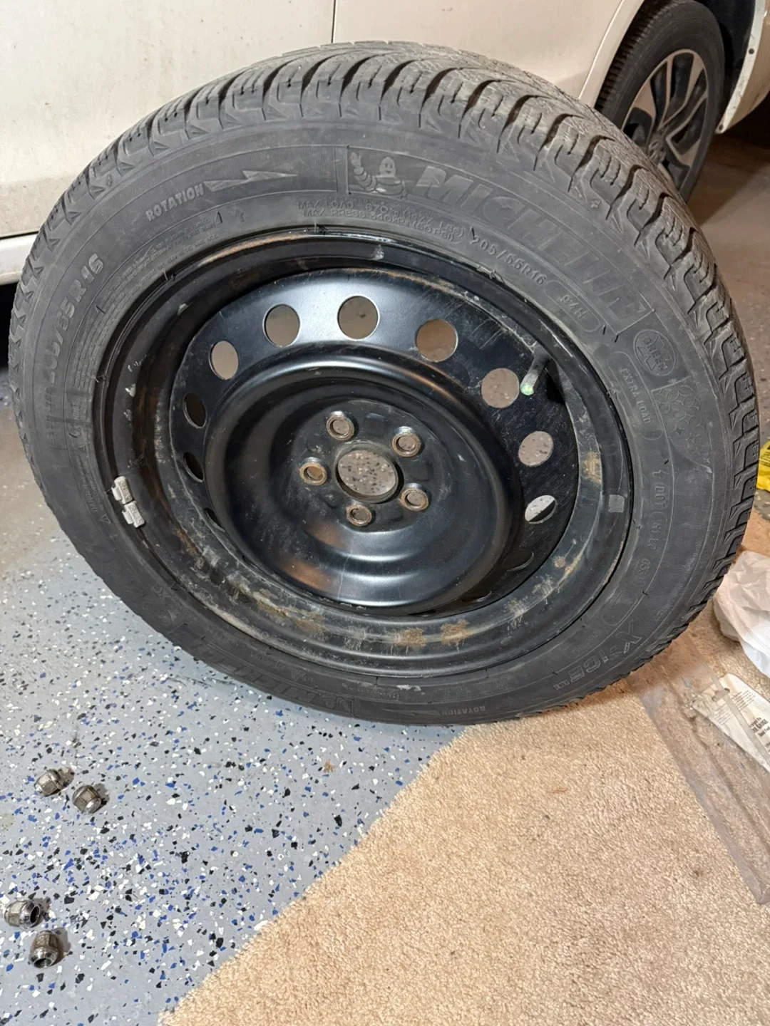 Toyota Corolla Winter Tires w Steel Rims image indicator(5)