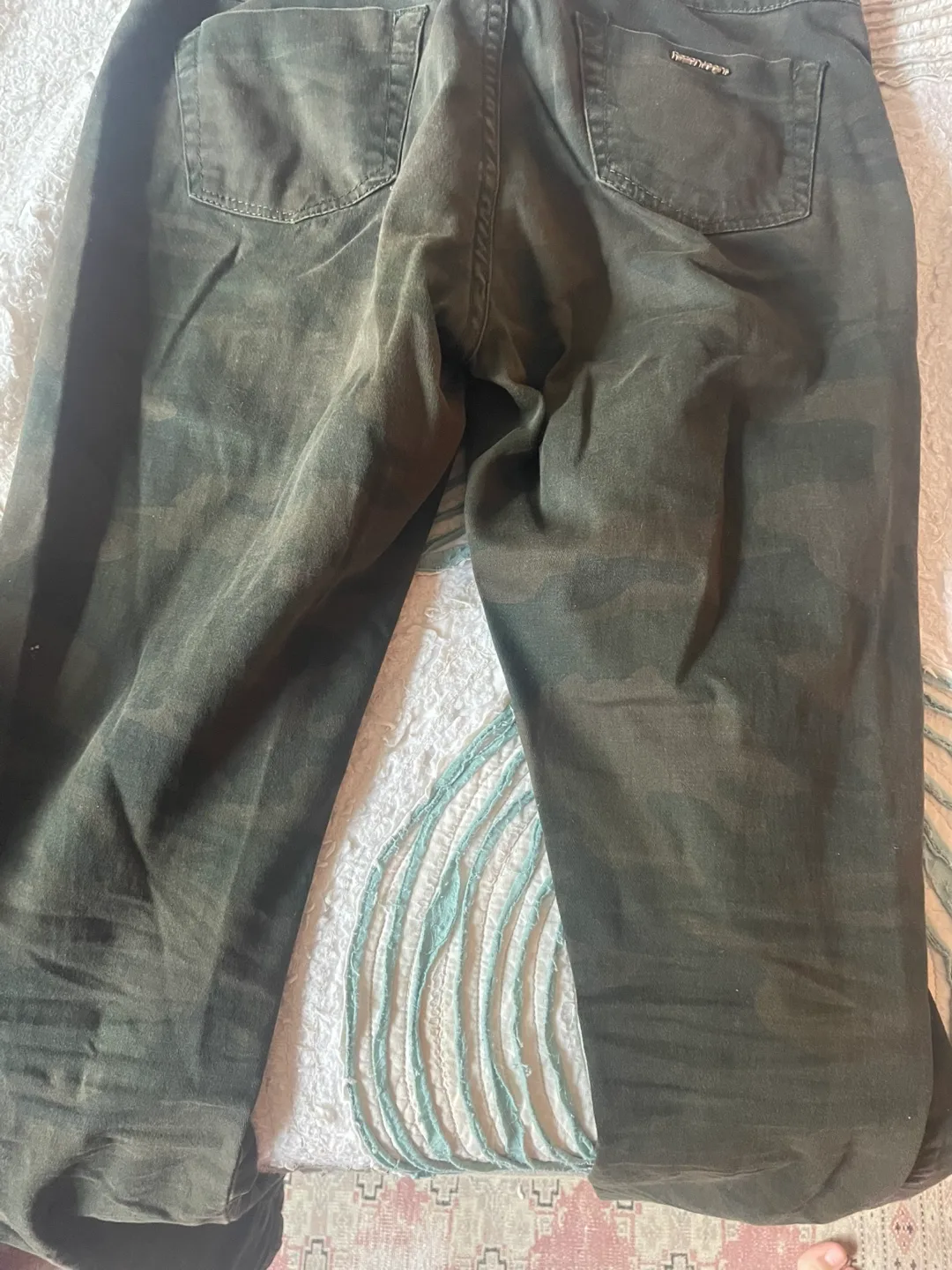 Razon’s Camo Jeans image indicator(2)