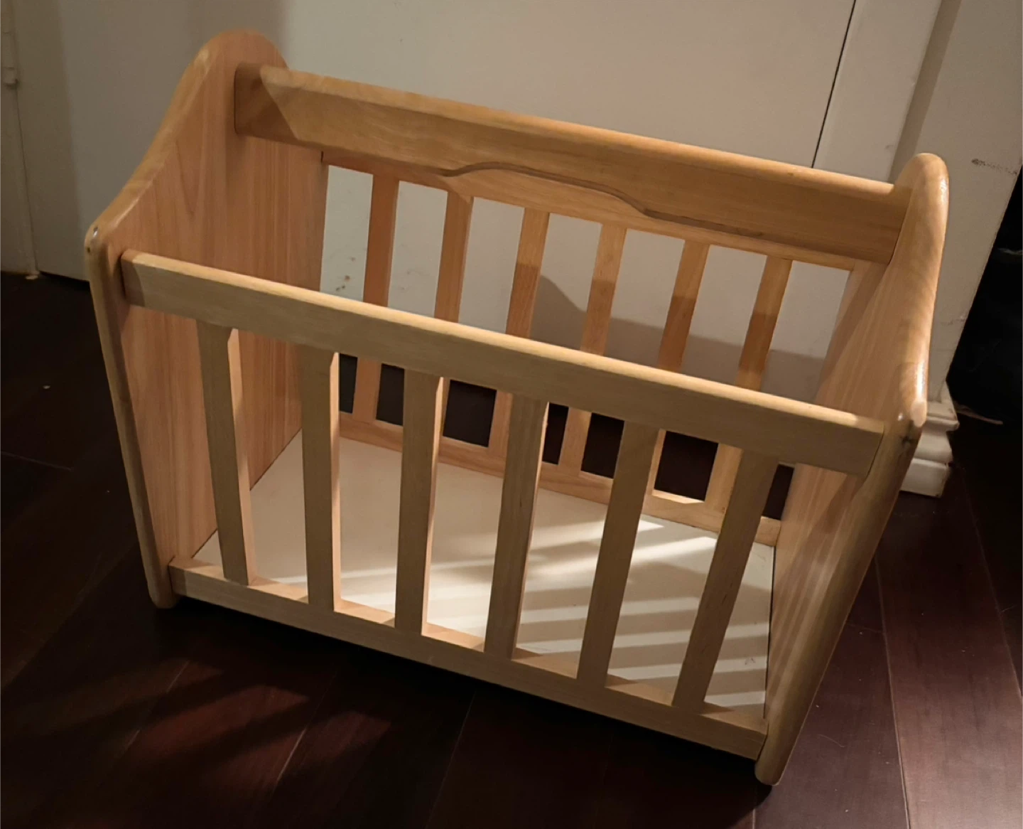 Magazine basket furniture