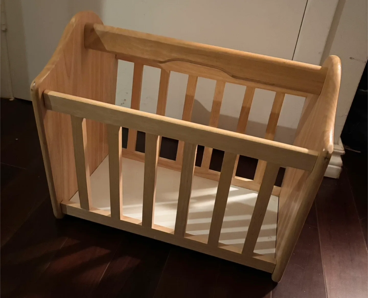 Magazine basket furniture