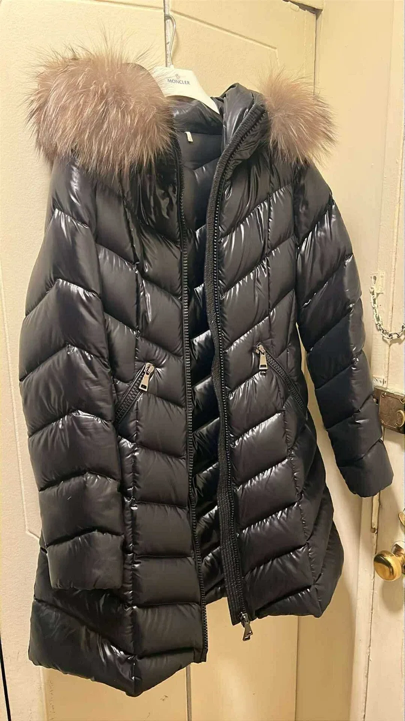 Moncler Black Down Puffer Jacket image indicator(9)