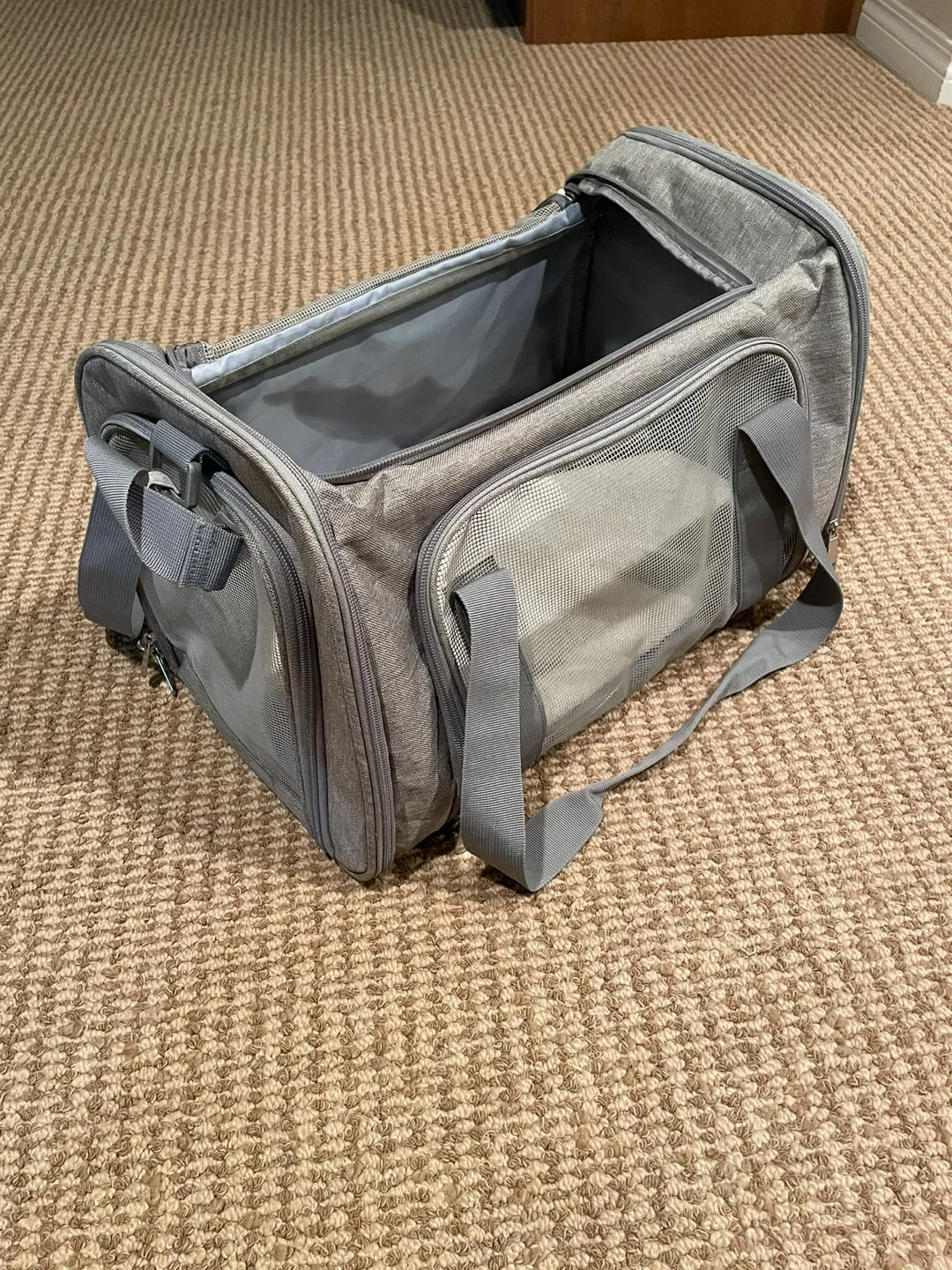 Grey Pet Carrier - Like New! image indicator(2)