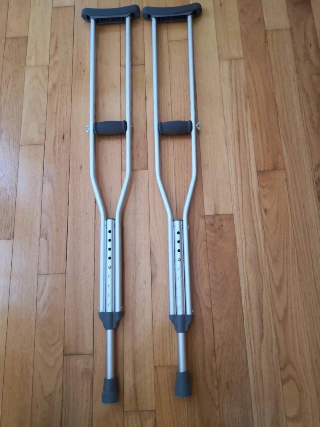 Adjustable Aluminum Crutches
