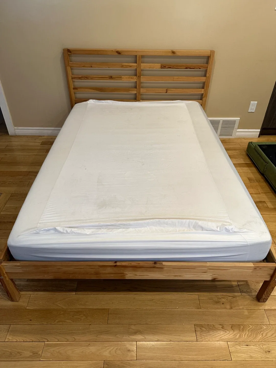 IKEA TARVA Full-Size Wooden Bed Frame (CAN DELIVER)