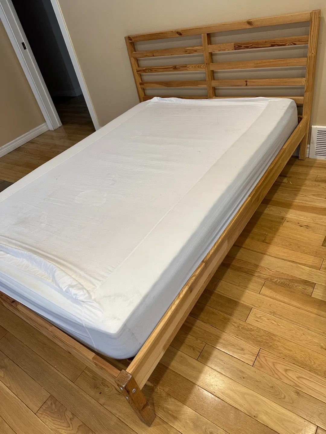 IKEA TARVA Full-Size Wooden Bed Frame (CAN DELIVER) image indicator(9)