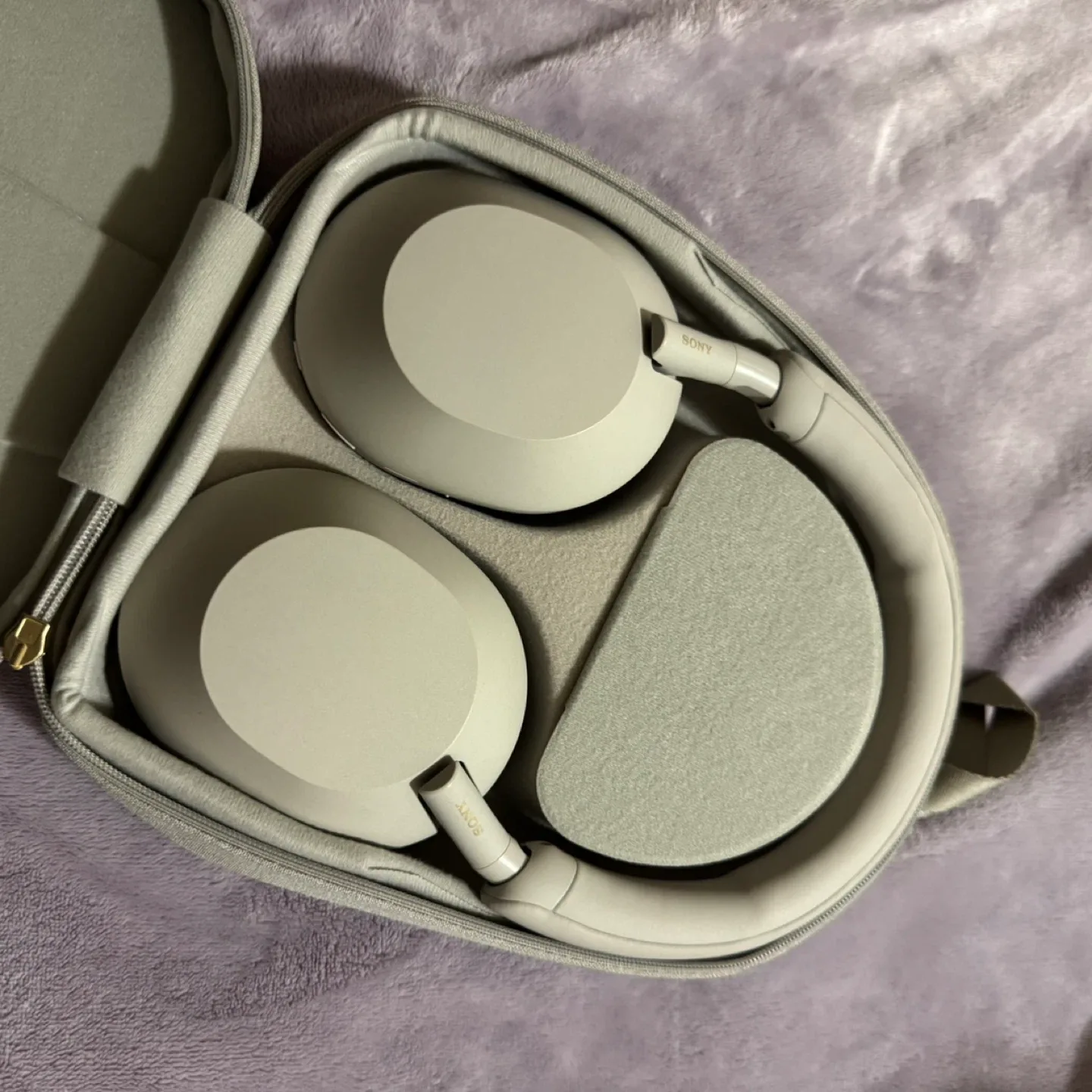 Sony WH-1000XM5 Wireless Noise Cancelling Headphones - Grey image indicator(2)