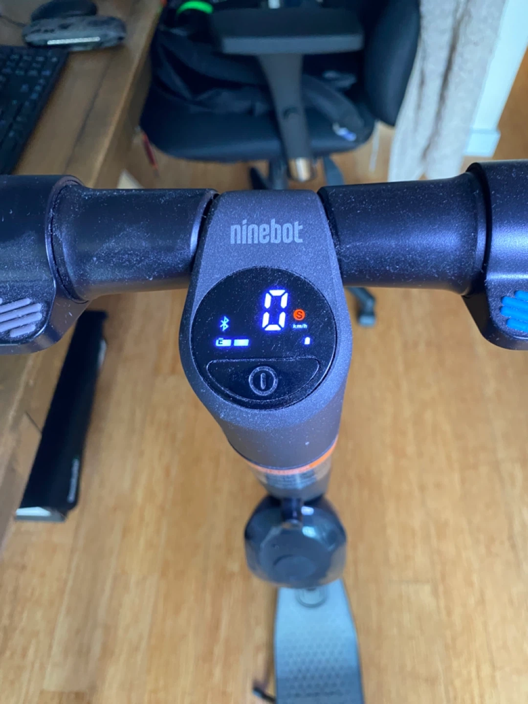 Segway Ninebot electric scooter KickScooter ES2 - photo 5