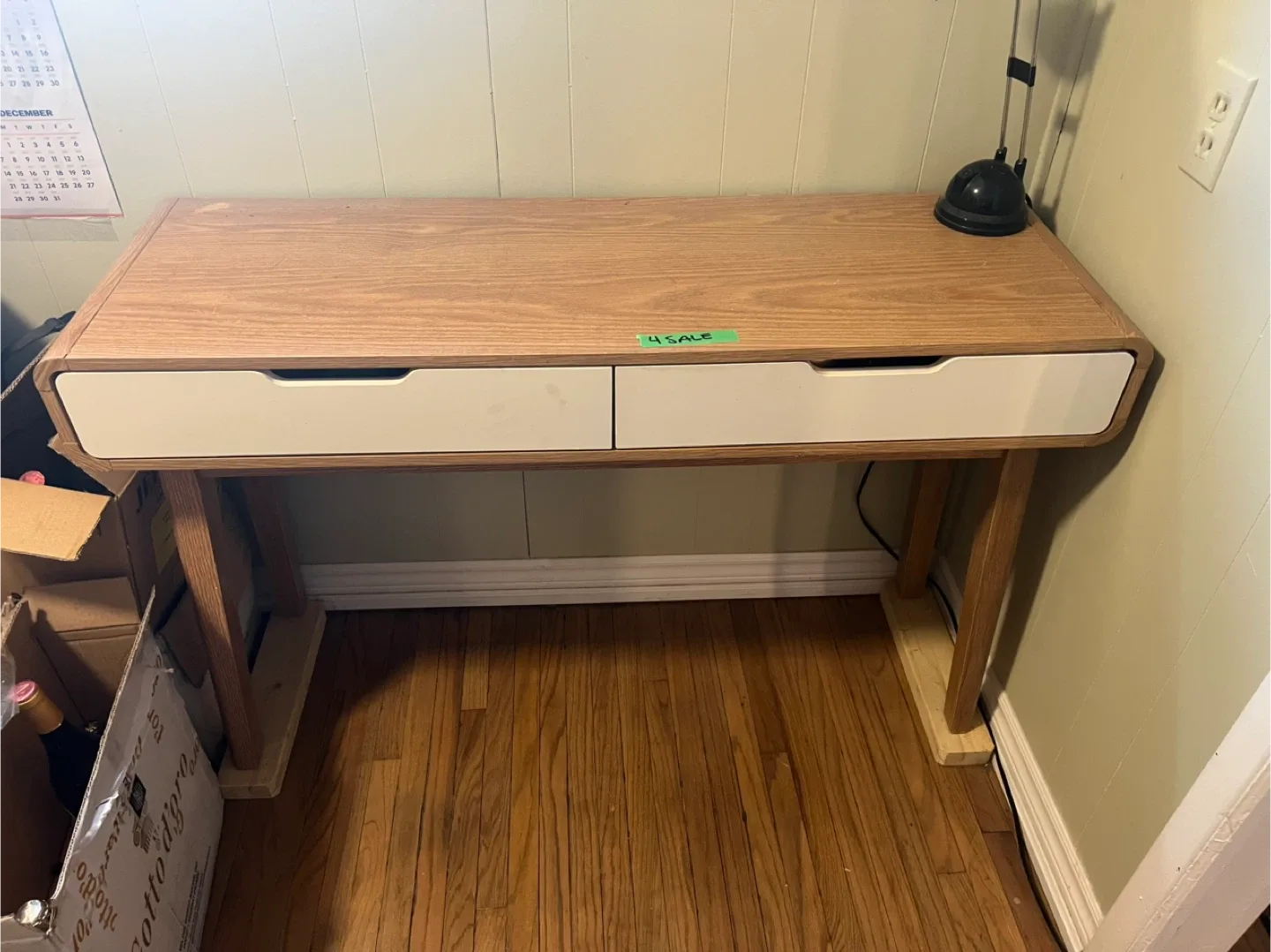 Wooden Desk with Drawers image indicator(2)