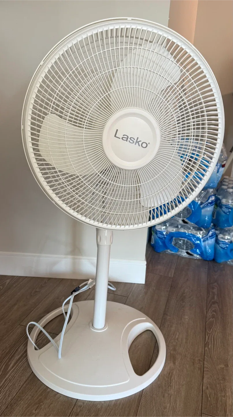 Lasko White Stand Fan