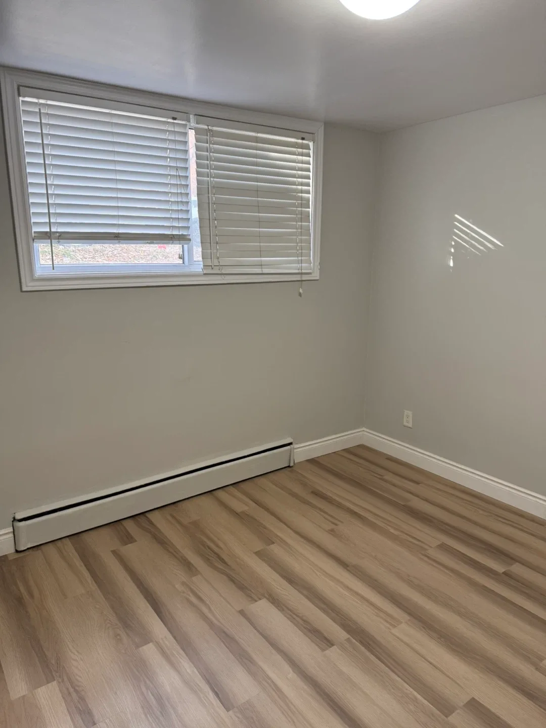 Rent: 2 bedroom basement apt in London ON image indicator(5)