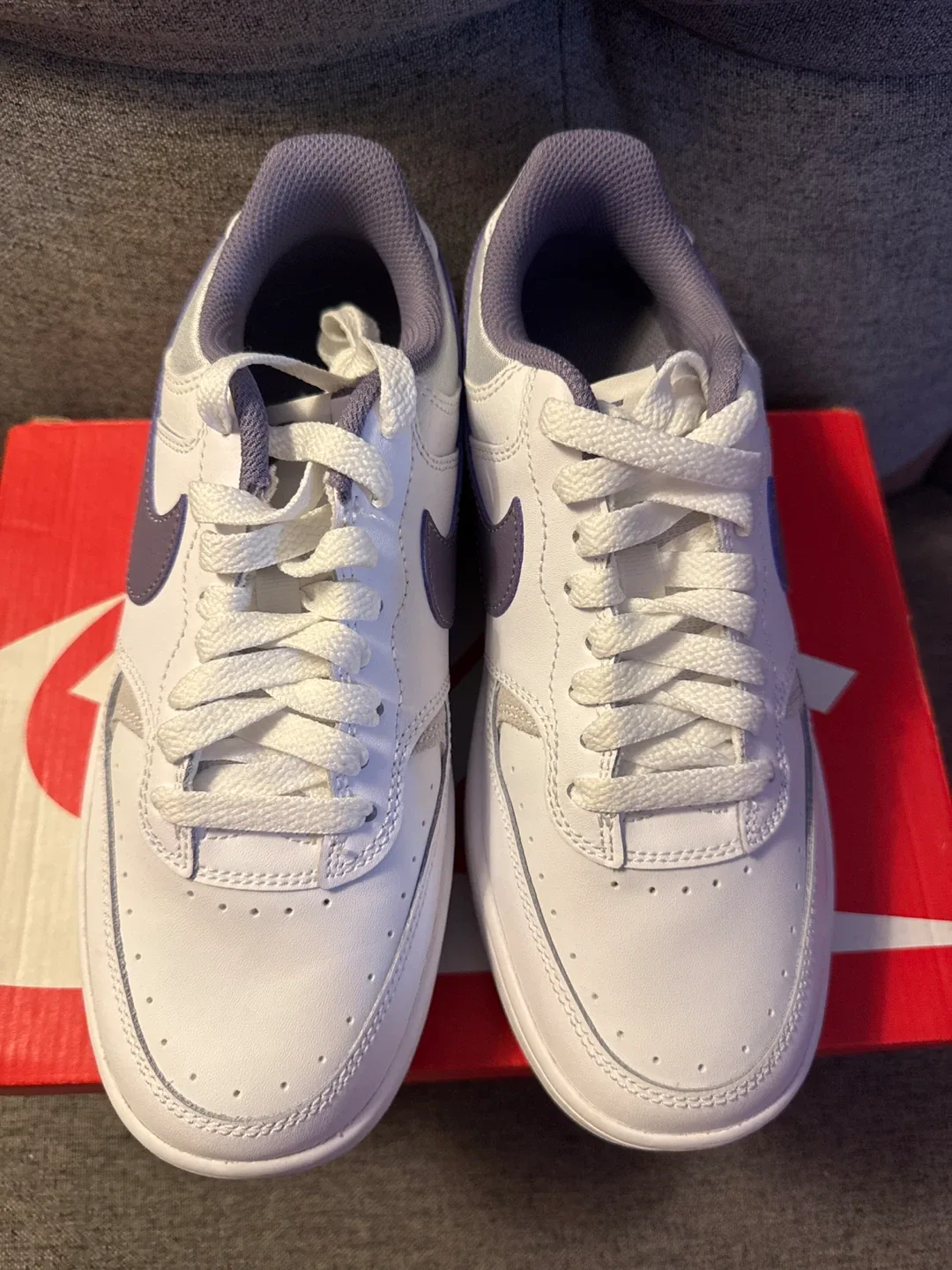 Nike Gamma Force Women's White/Purple, Size 7 image indicator(2)