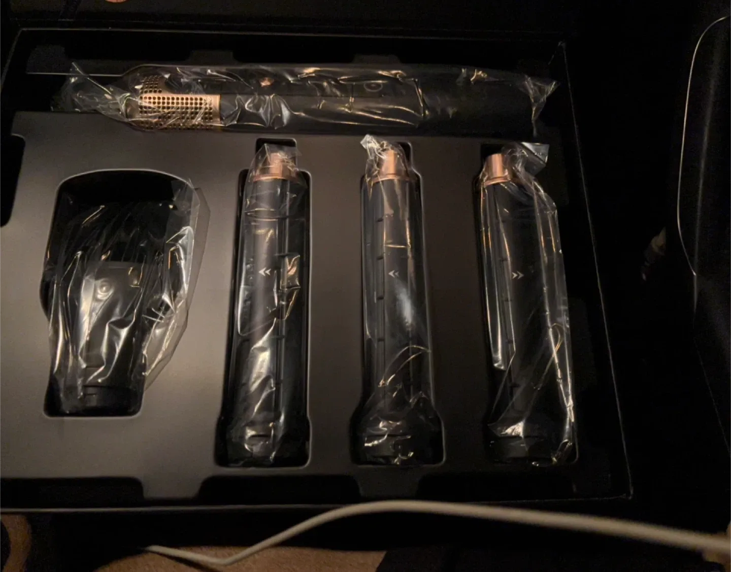 ion LUXE Airstyler Pro 8-in-1 Hair Dryer & Styler image indicator(3)