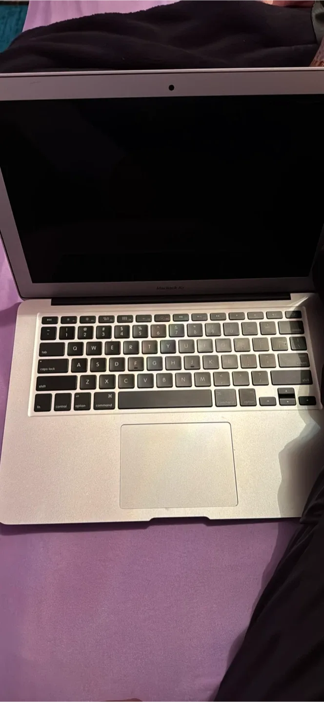 Apple MacBook Air image indicator(2)