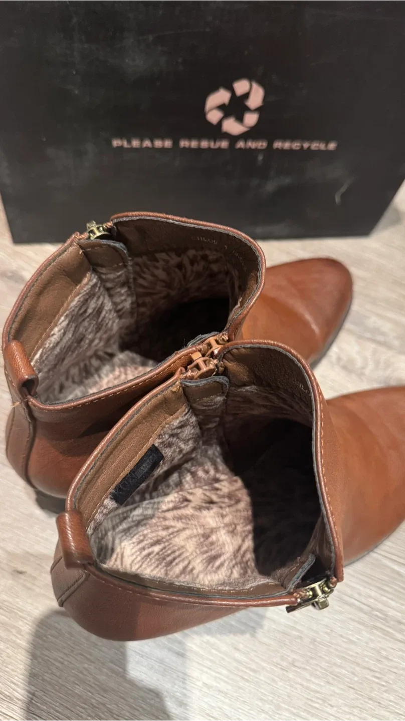 Kozi Canada Brown Ankle Boots image indicator(3)