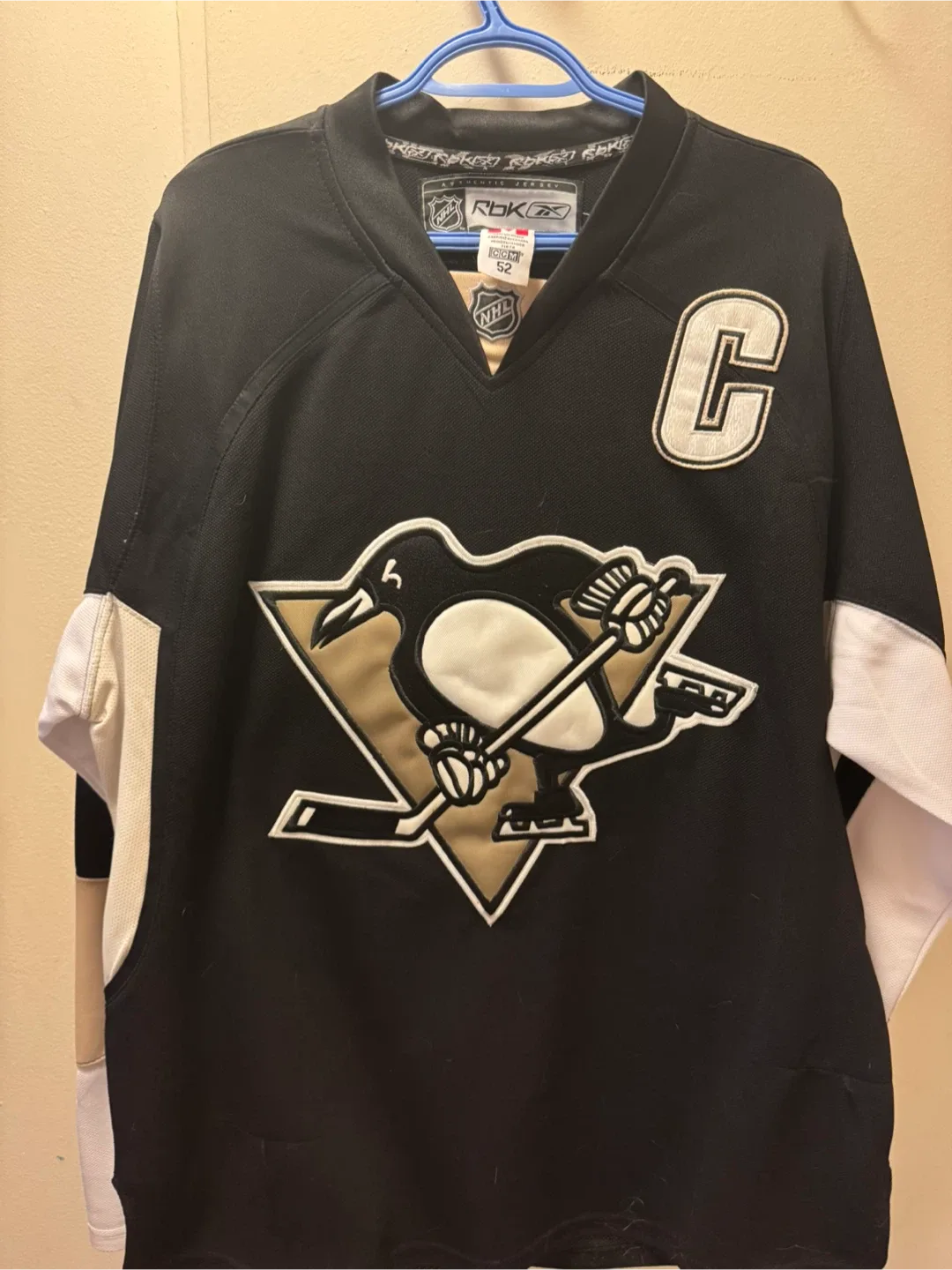 (3) NHL Jerseys image indicator(4)