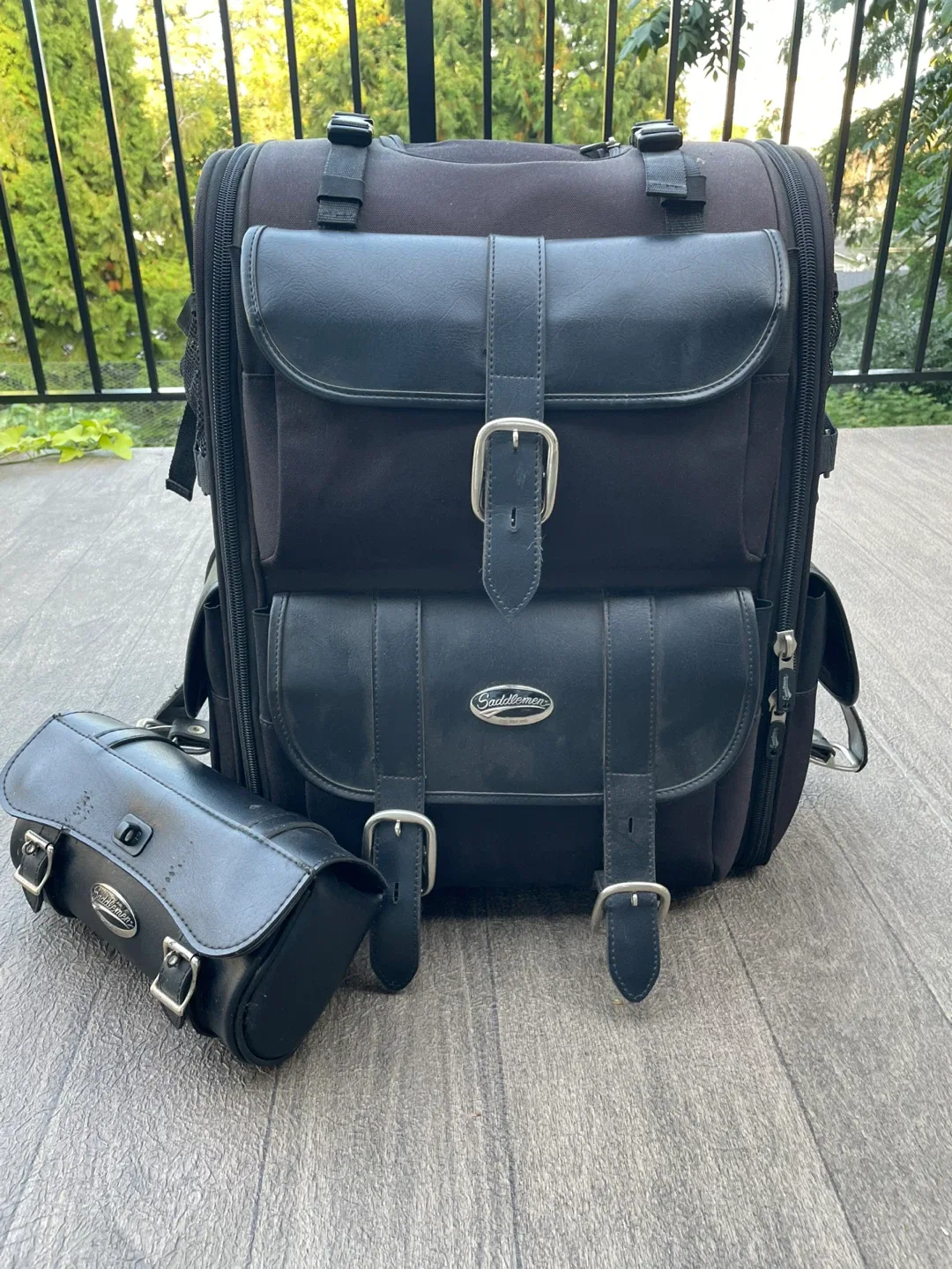 Saddlemen Motorcycle Sissybar bag with Roll Bag