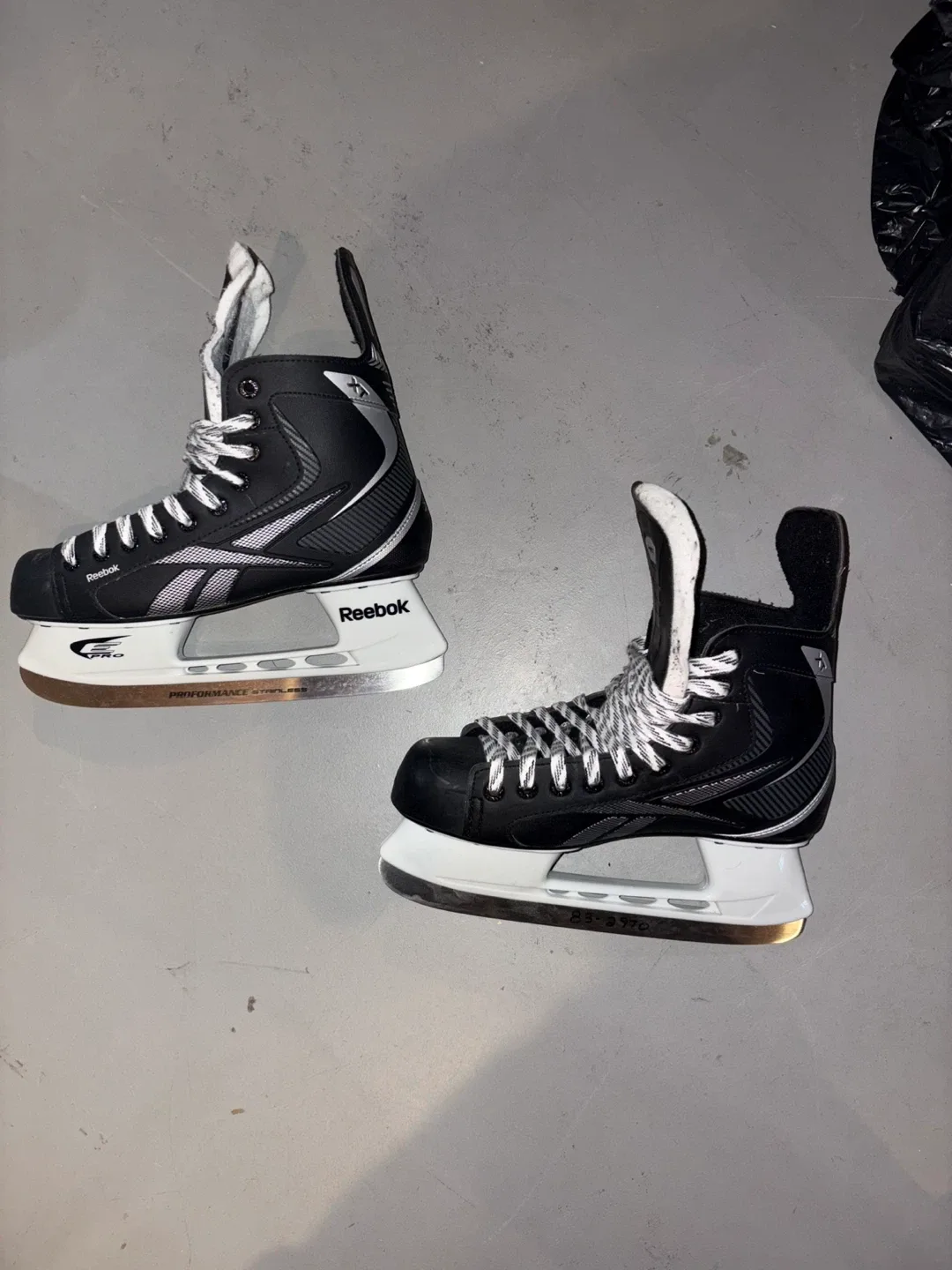 Reebok men Ice Skates size 9