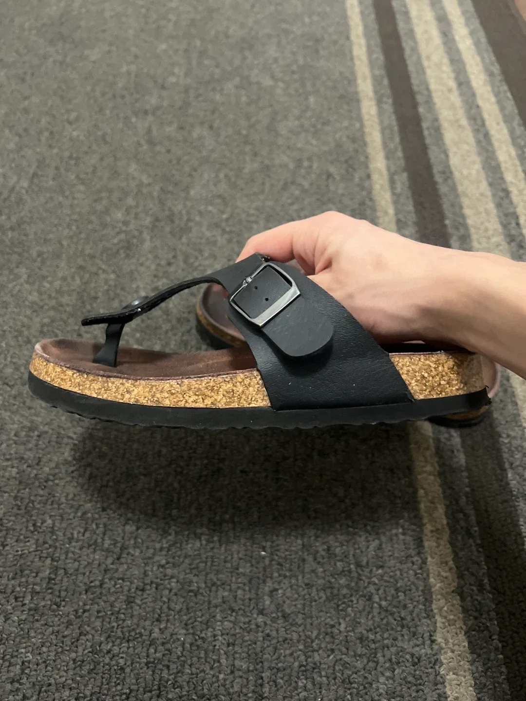 TAXO Girl Sandals - Brown & Matte Black - Size 2 for Youths image indicator(3)