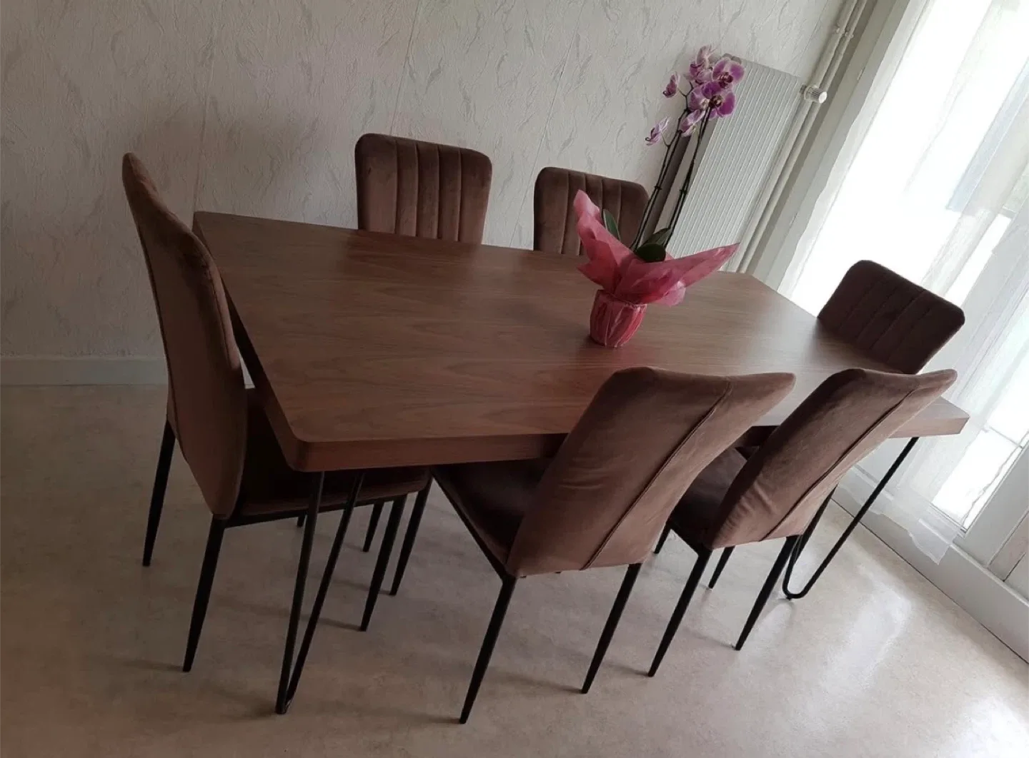 Dining Table with Hairpin Legs image indicator(7)