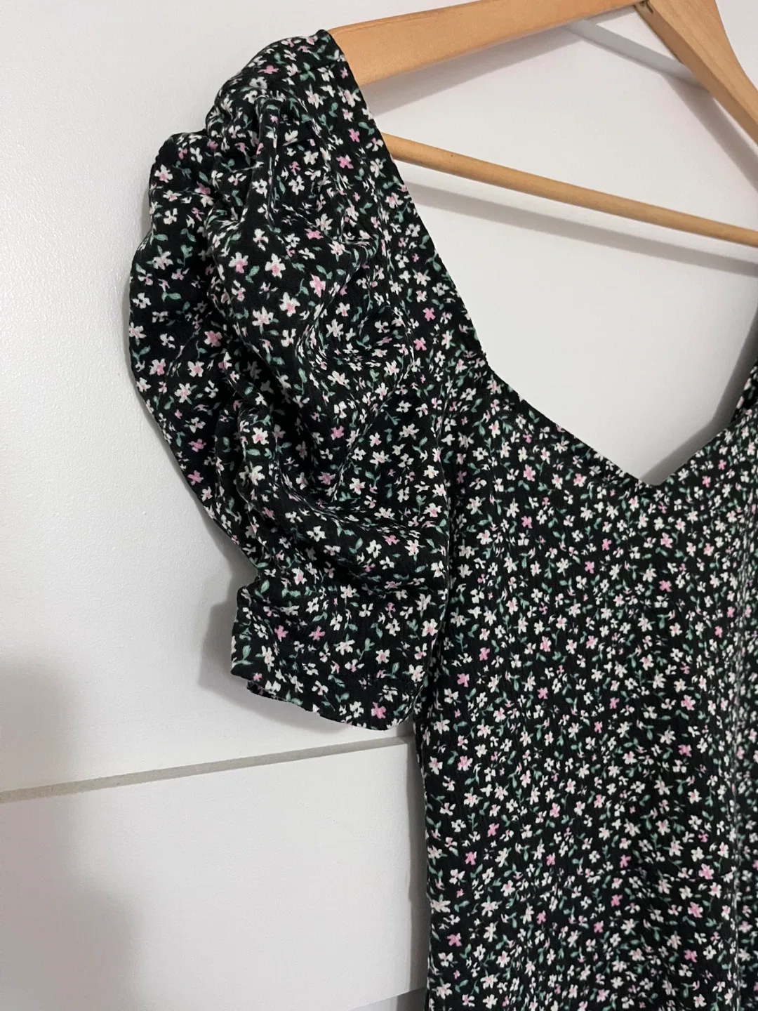 H&M Floral Dress - Size XS image indicator(2)
