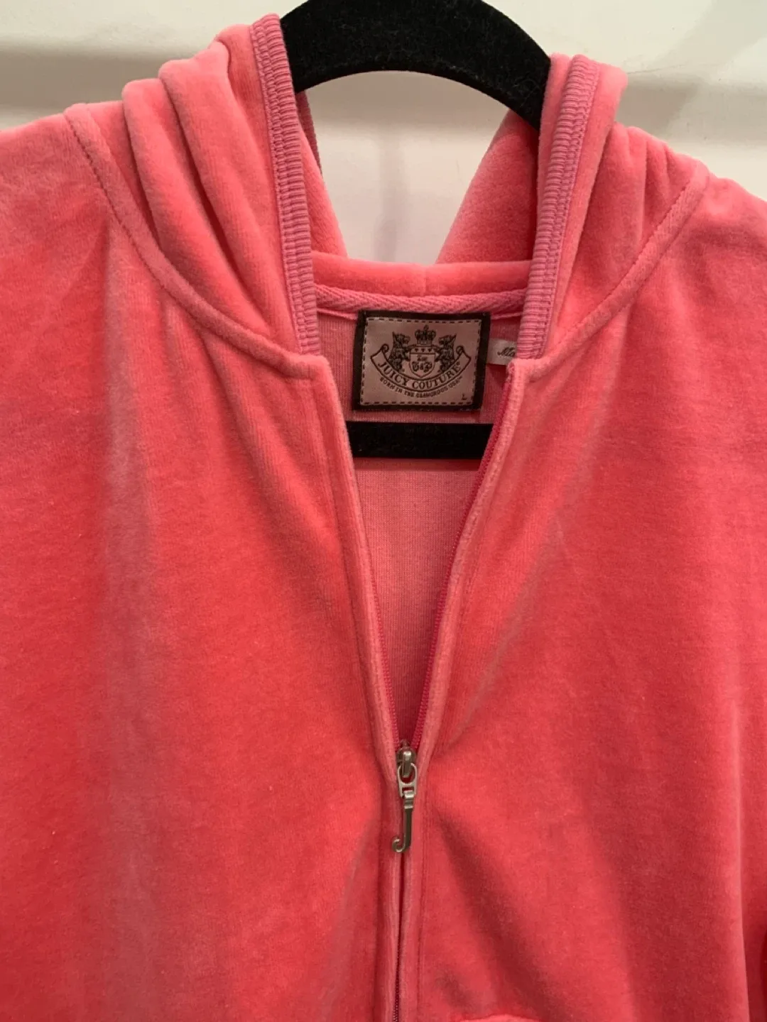🩷🎀 Juicy Couture Pink Velour Hoodie - Size L 🩷🎀 image indicator(3)