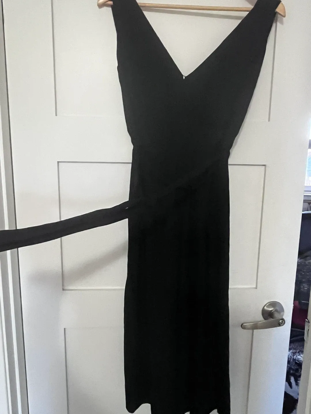 Black V-Neck Babaton Wide Pant Dress image indicator(3)