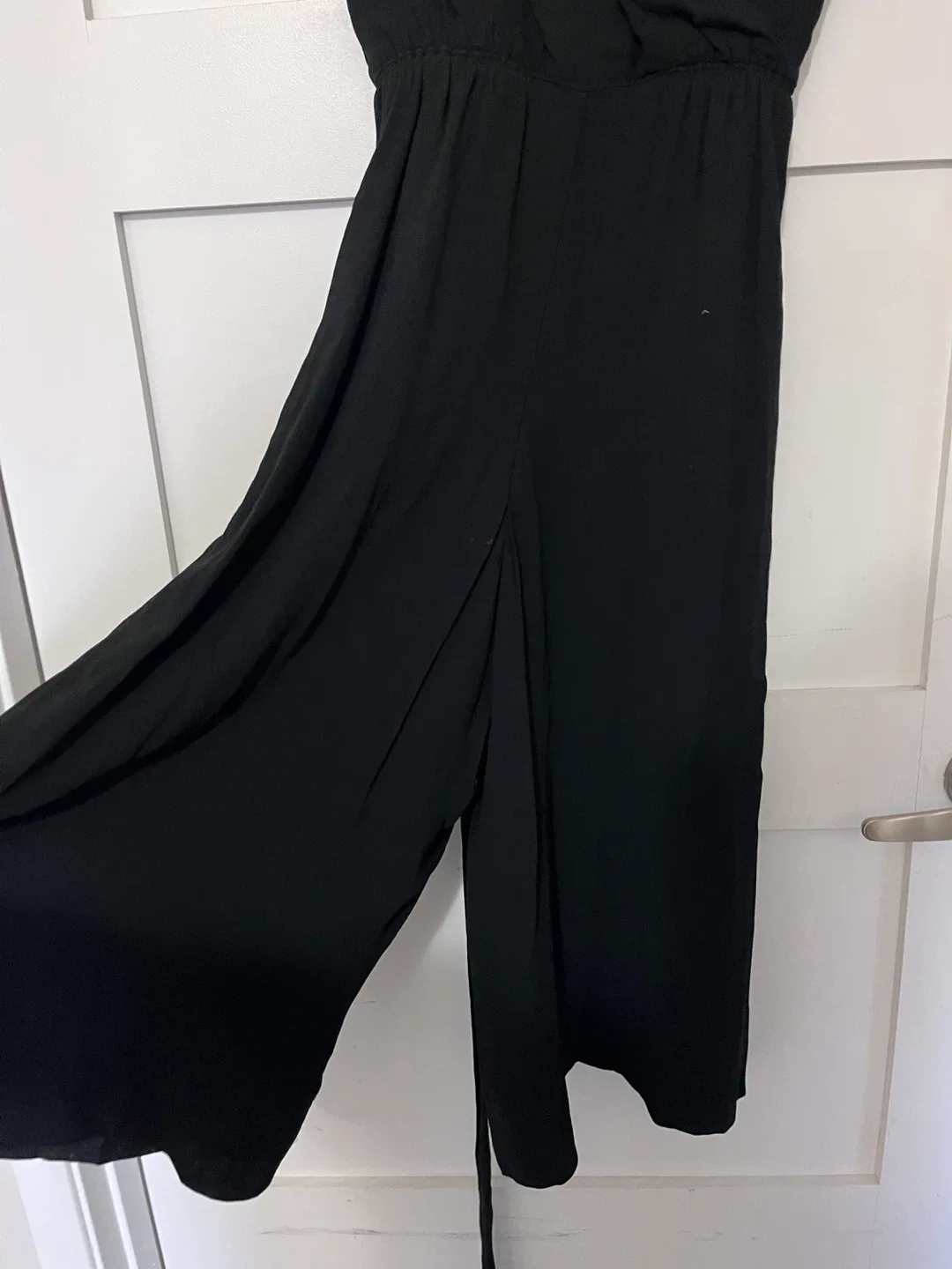 Black V-Neck Babaton Wide Pant Dress image indicator(2)