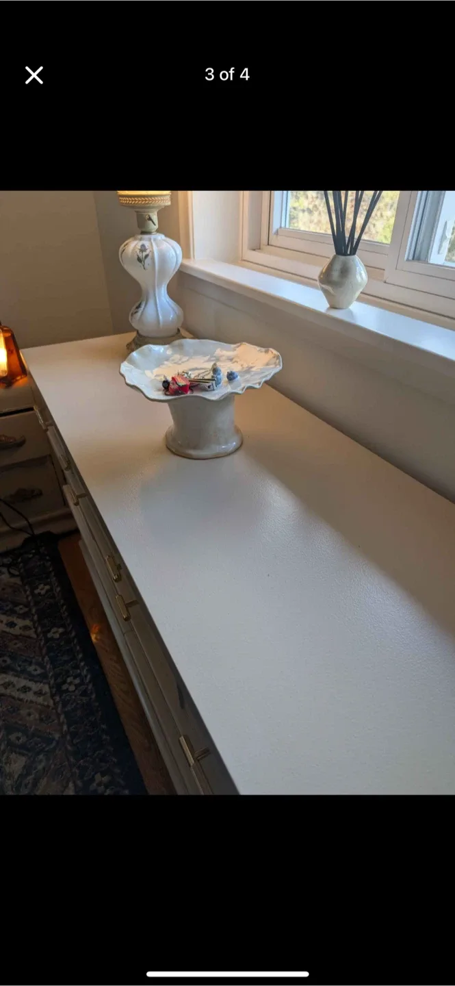 Cream Dresser with Gold Handles image indicator(3)