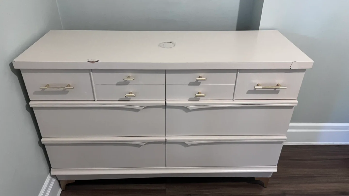 Cream Dresser with Gold Handles image indicator(5)