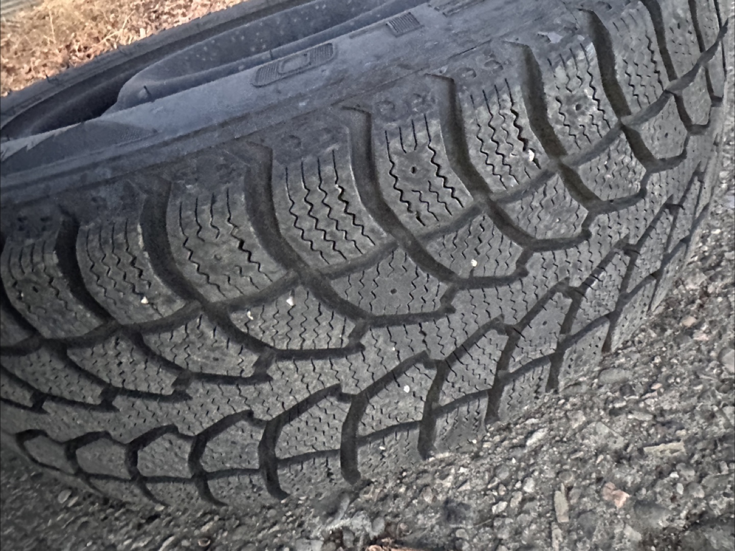 16" steel rims 5x114.3 w/ Winter Tires 205/60R16 - photo 5