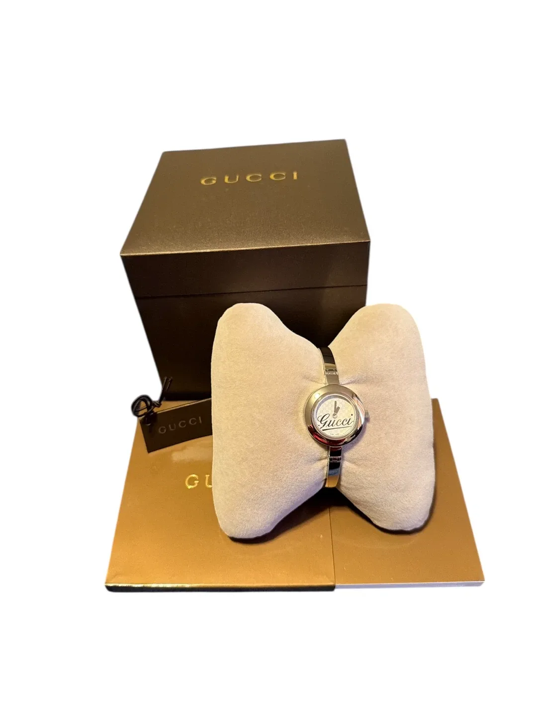 Gucci Ladies silver bangle Watch