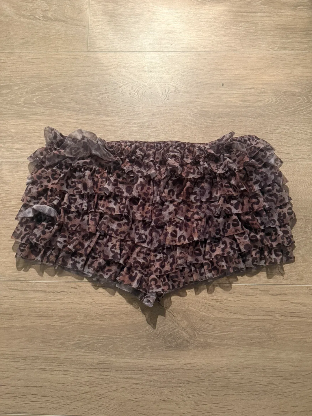 Leopard Print Ruffle Shorts - Size XS image indicator(2)