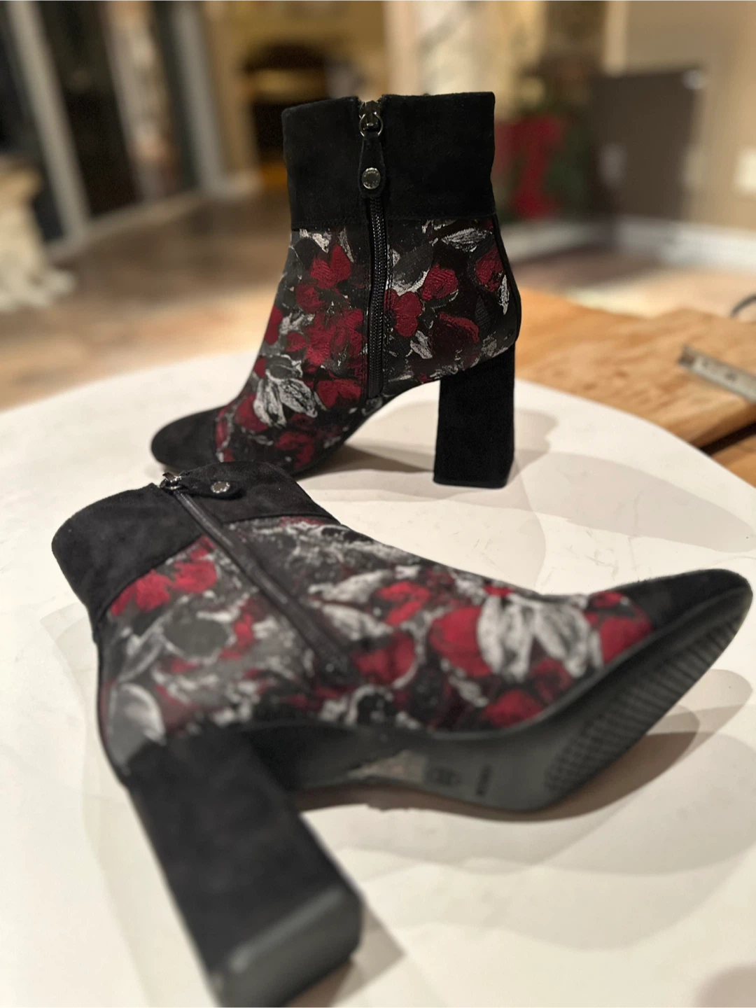 GEOX suede & brocade Ankle Boots - Sz. EUR 39/ US 8 LIKE NEW - photo 3