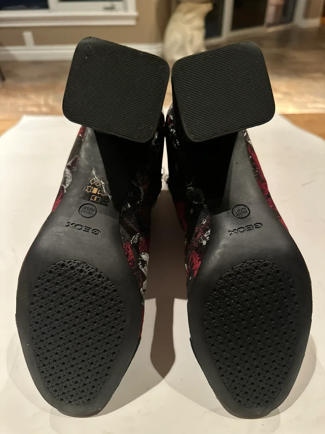 GEOX suede & brocade Ankle Boots - Sz. EUR 39/ US 8 LIKE NEW image indicator(8)