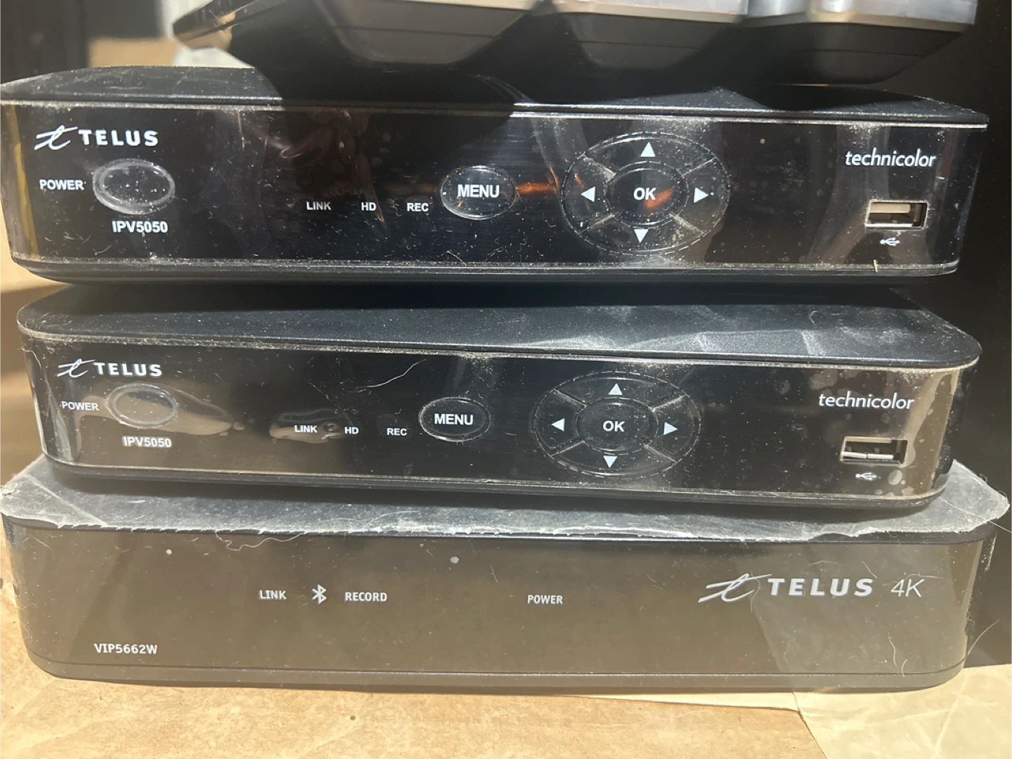 Telus Set-Top Boxes & Modem/Router - photo 2
