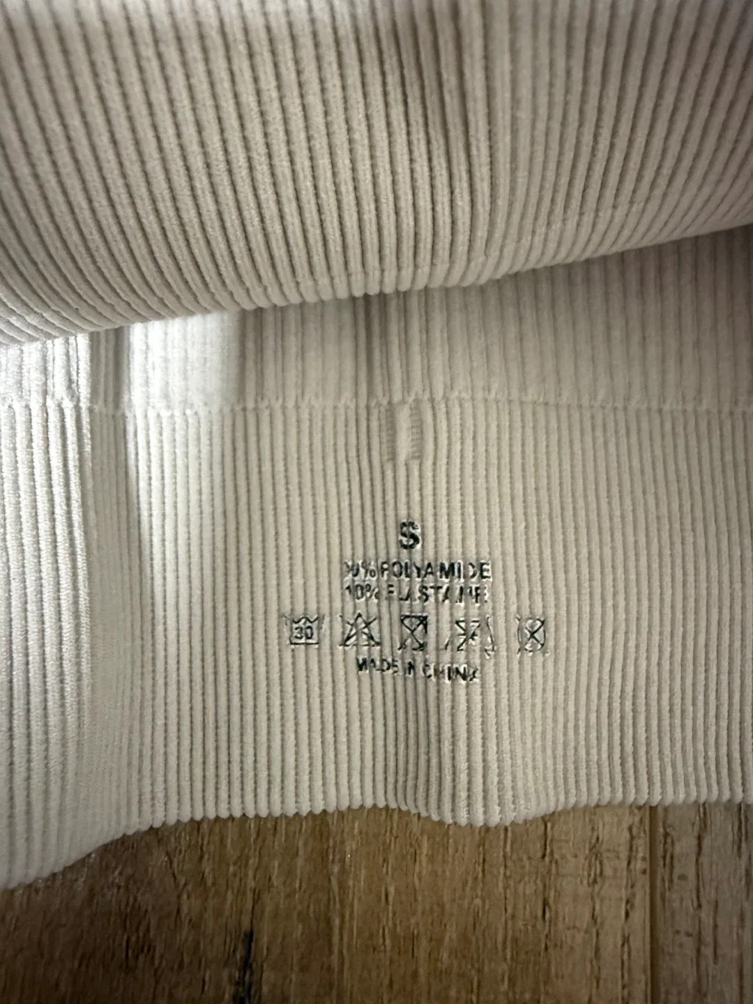 SHEIN White Ribbed Sports Bra - Size Small image indicator(3)