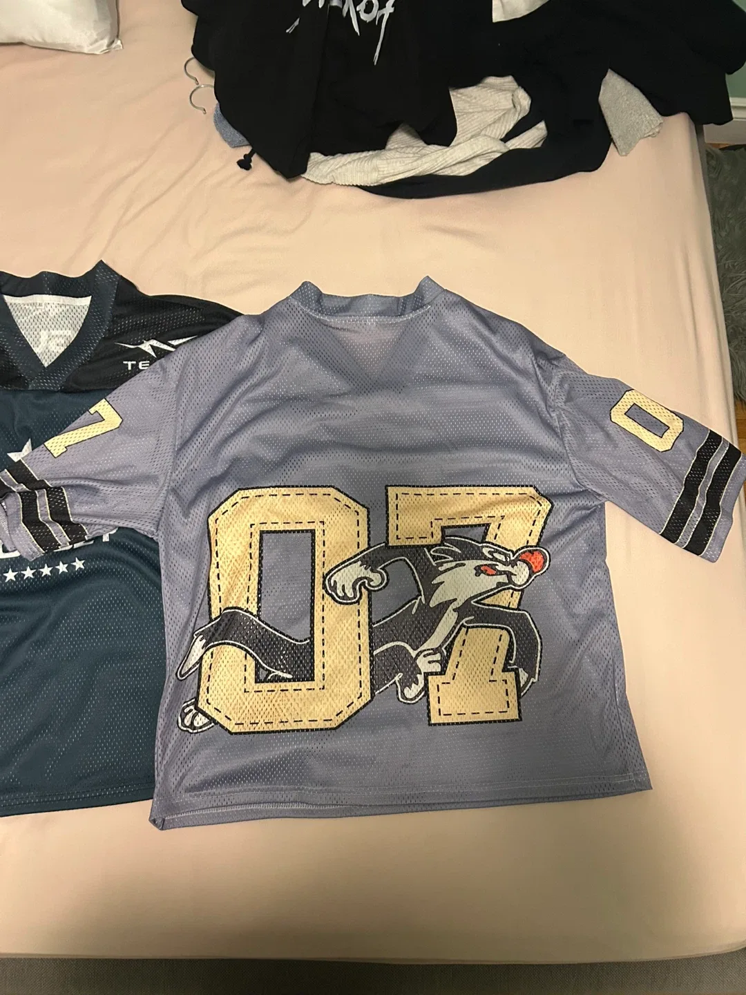 Noguz and World Wide Wip Jerseys image indicator(2)